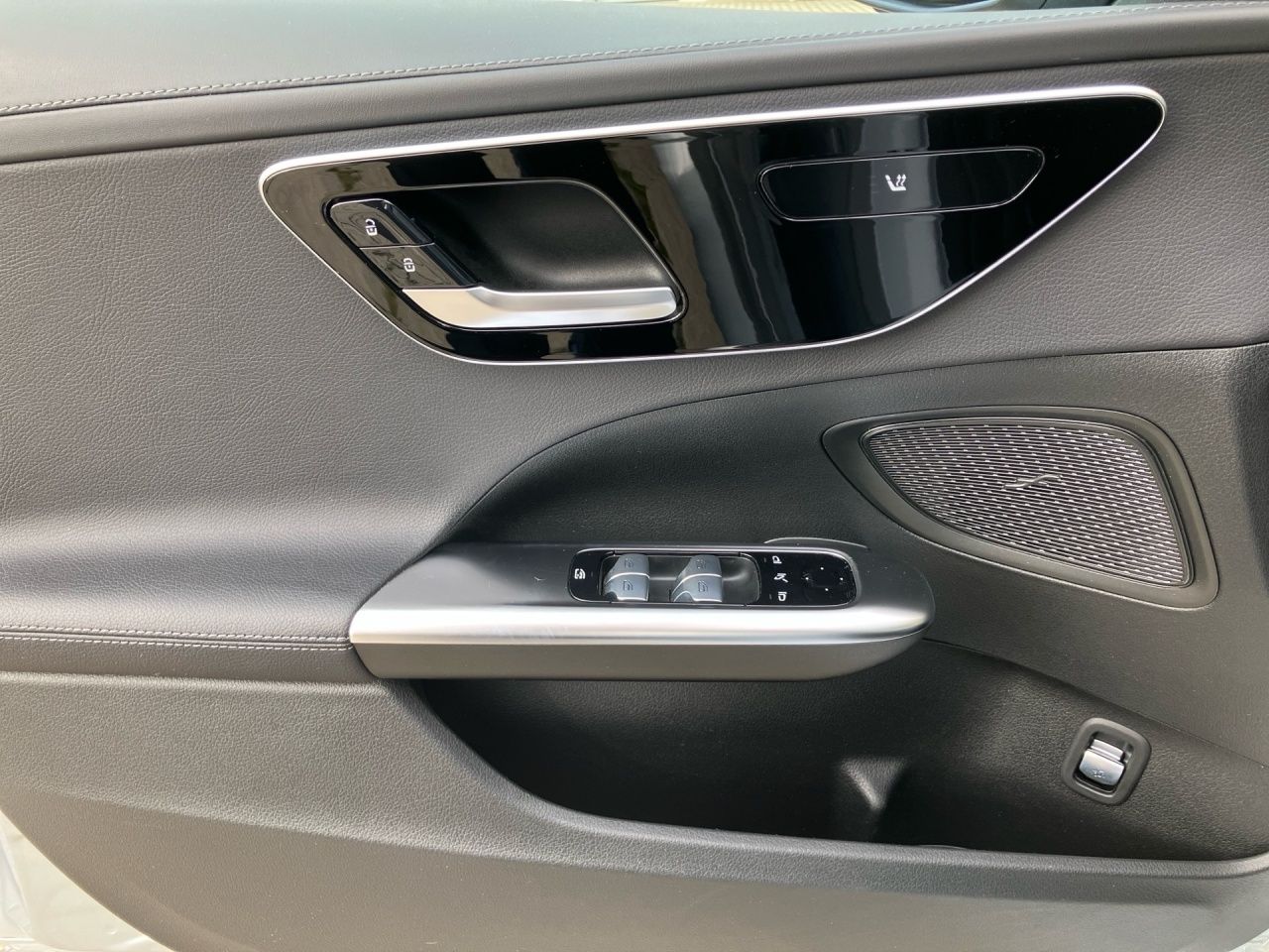 Fahrzeugabbildung Mercedes-Benz C 220 d T AMG Pano+Totw+LED+Ambi+Kamera+EasyPack
