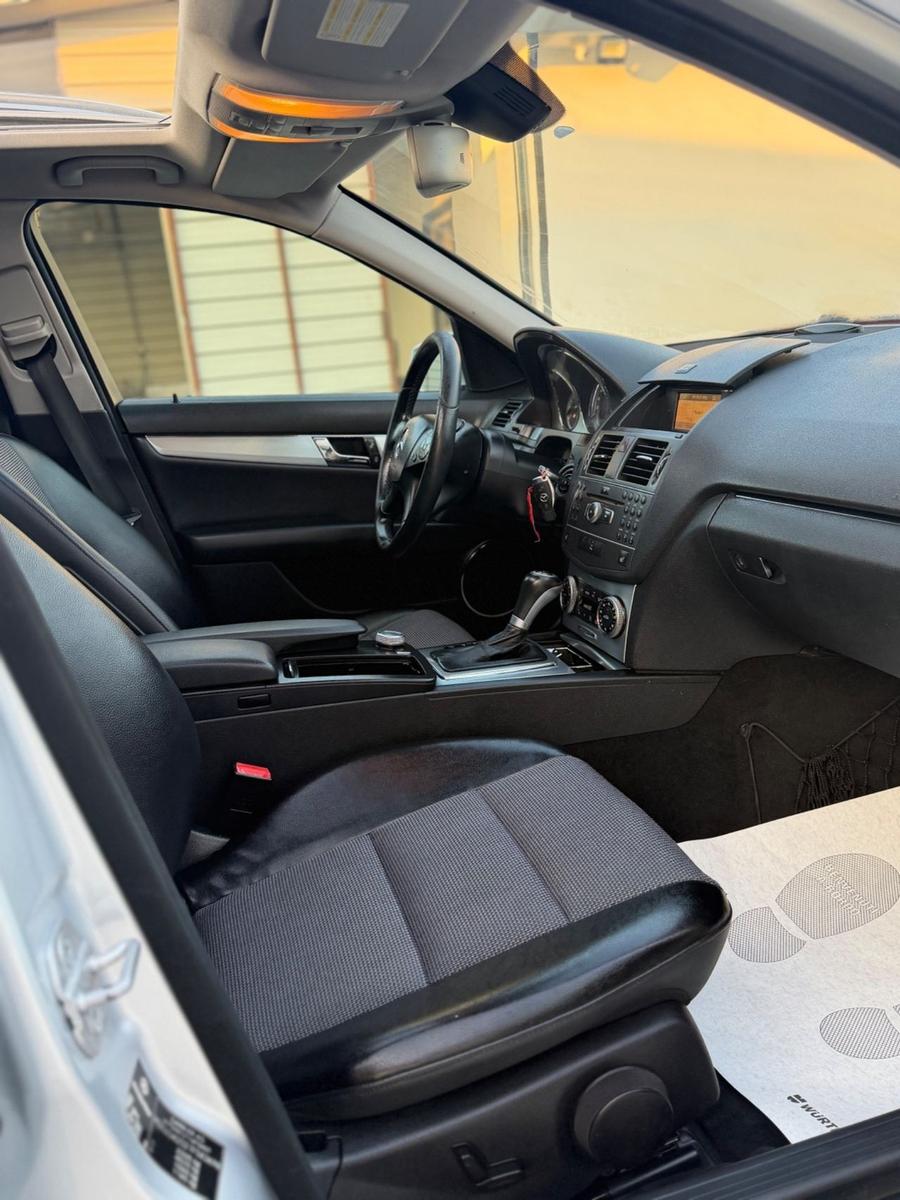 Mercedes-Benz C220 2011 — photo 15