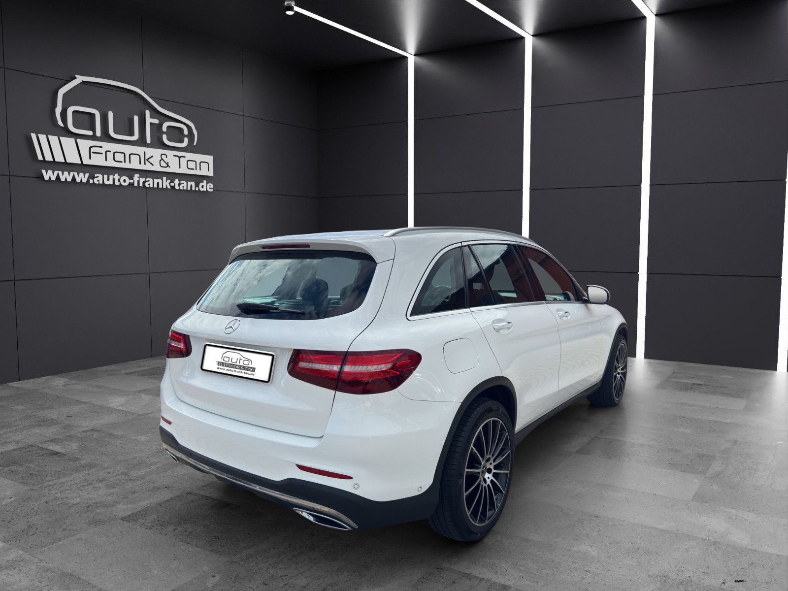 Fahrzeugabbildung Mercedes-Benz GLC 220 d 4Matic/AMG Line/Pano/ACC/Keyless Go