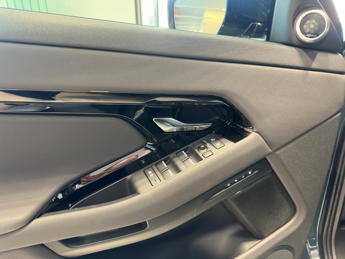 Land Rover Range Rover Evoque D200 DYNAMIC SE BLACK WKP 19'