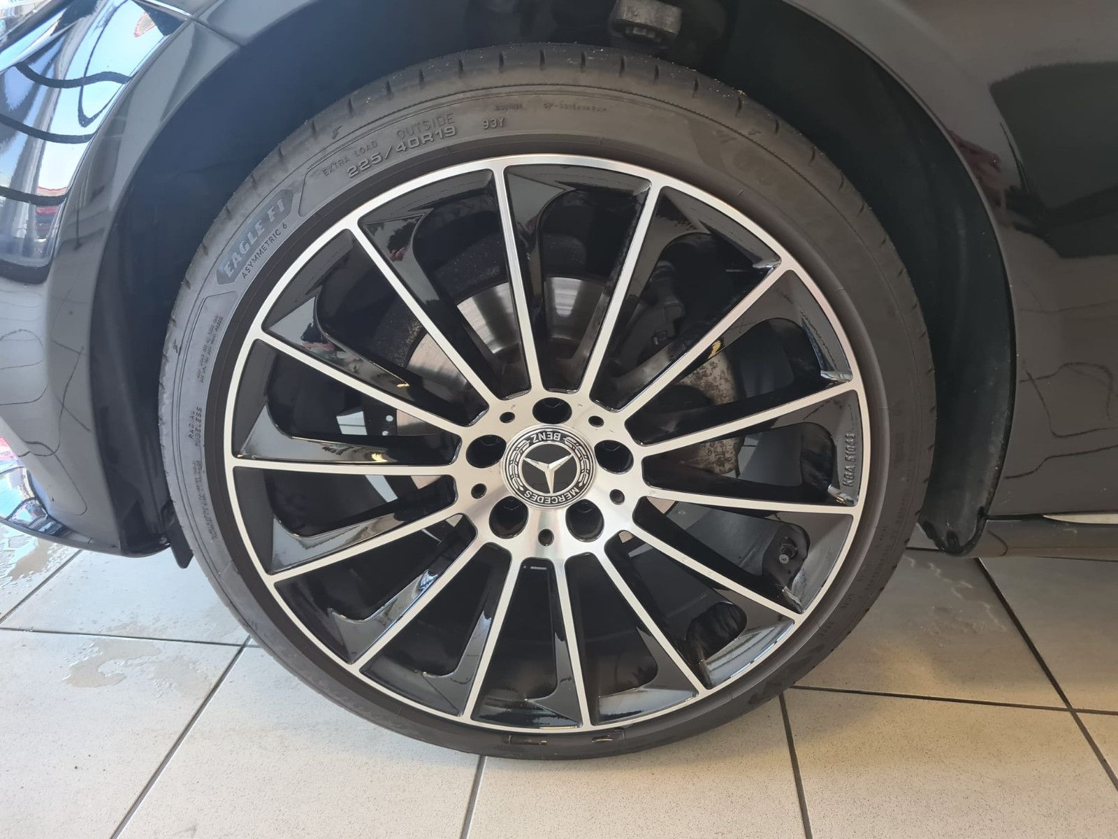 Fahrzeugabbildung Mercedes-Benz C 200 T-Modell / NAVI / KAMERA / LED HIGHTPERFOR