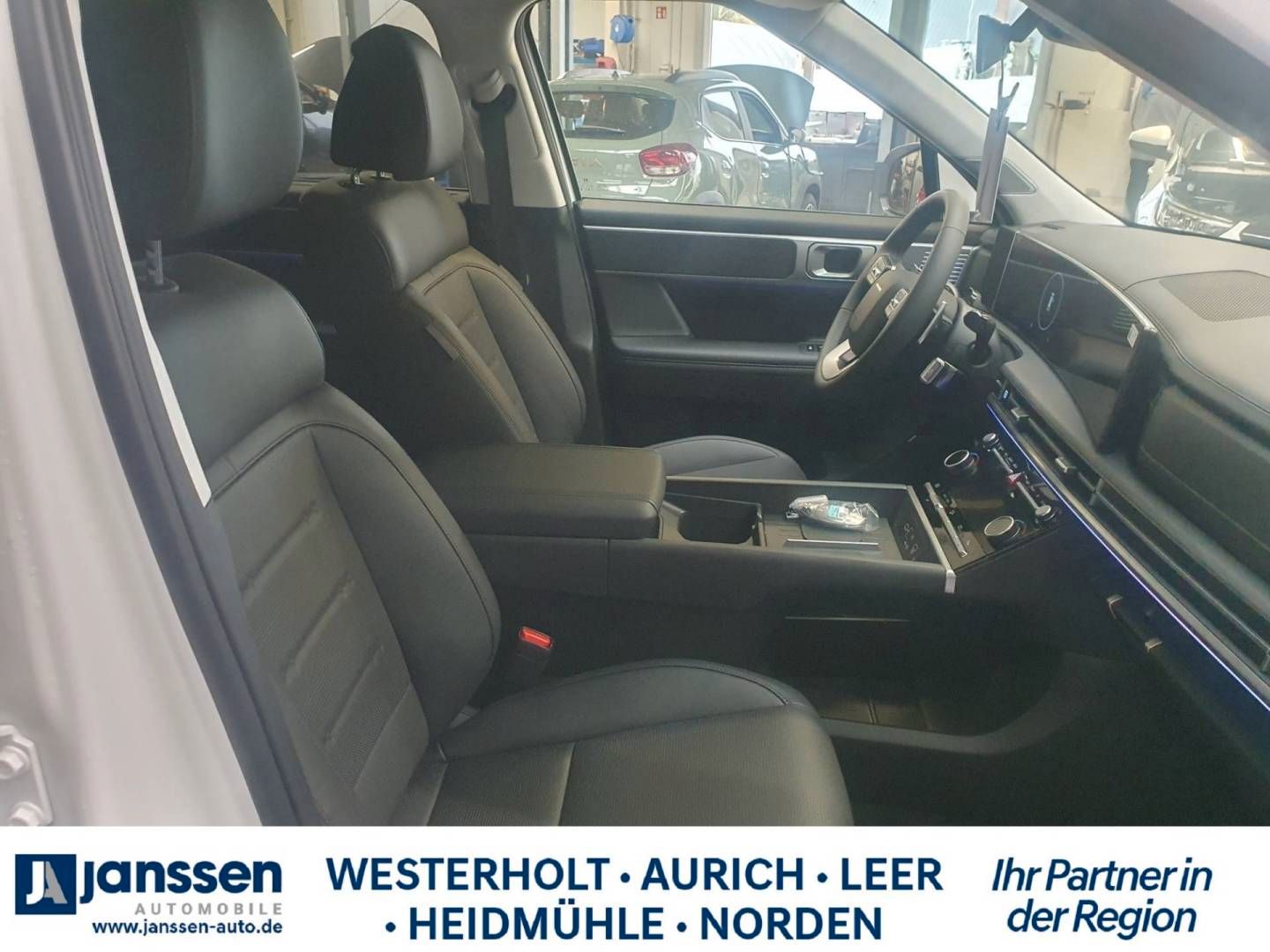 Fahrzeugabbildung Hyundai SANTA FE HEV 5-Sitzer MY25 215 PS Signature