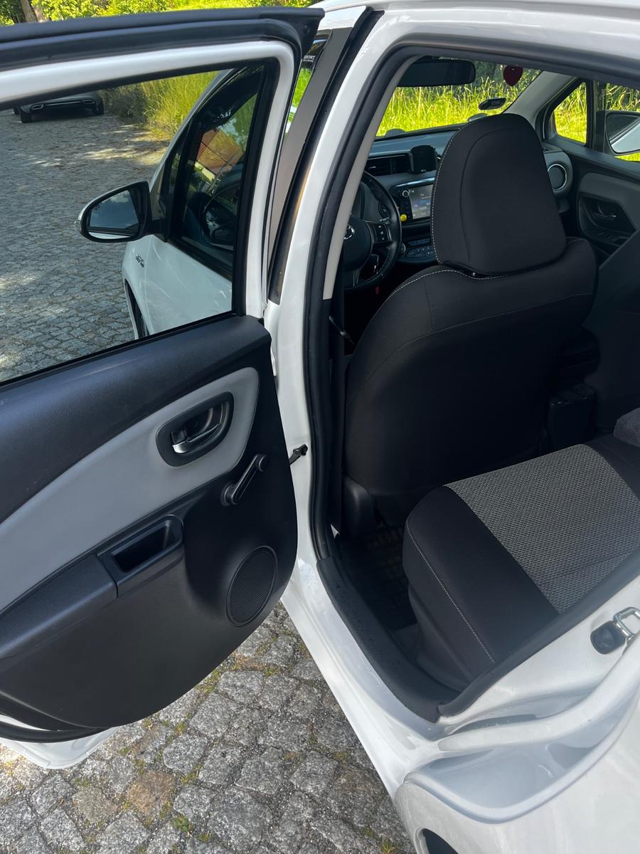 Toyota Yaris Hybrid 