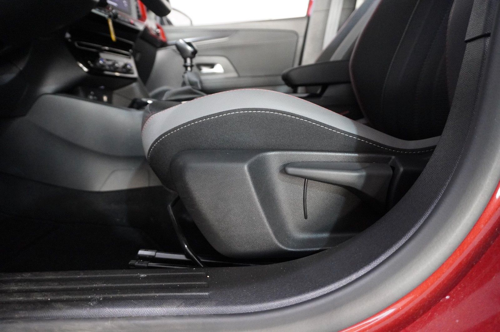 Fahrzeugabbildung Opel Mokka GS SPORT 1.2T NAVI/LED/KAMERA/SPORT/DAB+