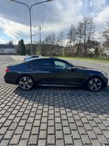 BMW 750i xDrive - - graue BMW 750
