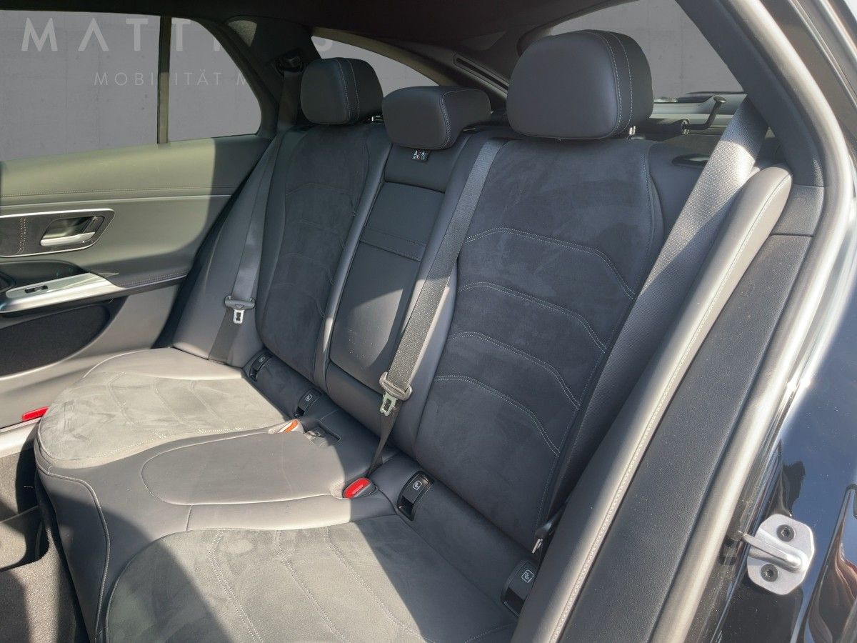 Fahrzeugabbildung Mercedes-Benz E 300 e T AMG/Pano/360°/AHK