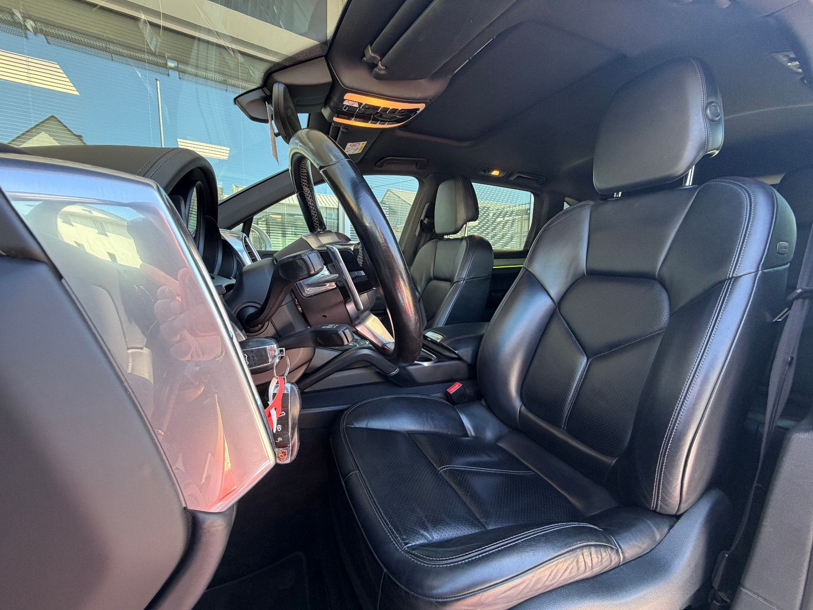 Fahrzeugabbildung Porsche Cayenne /LED/S-DACH/21"ALU/NAVI/LEDER/KAMERA