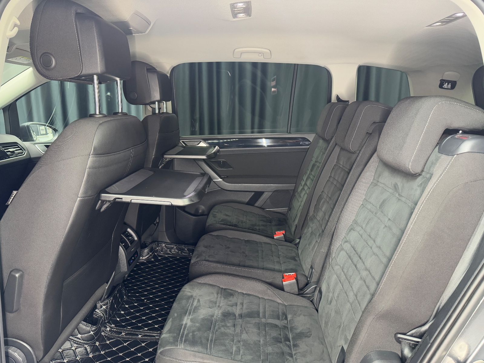 Fahrzeugabbildung Volkswagen Touran Highline|DSG|NAVI|7-SITZER|R-LINE|