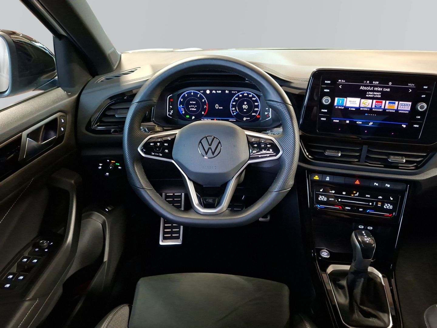 T-Roc 1.5 TSI DSG R-Line *AHK*KEYLESS*IQ.LIGHT*