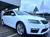 Skoda Octavia Combi RS Aut. Navi Leder Bi-Xenon Panora - Skoda Octavia RS mit Diesel-Antrieb