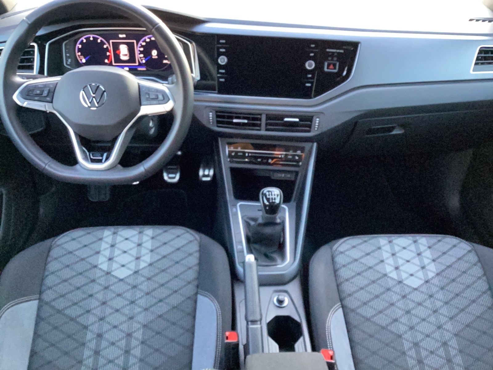 Fahrzeugabbildung Volkswagen Taigo TSI R-Line, MATRIX ACC AID NAVI PDC SHZ