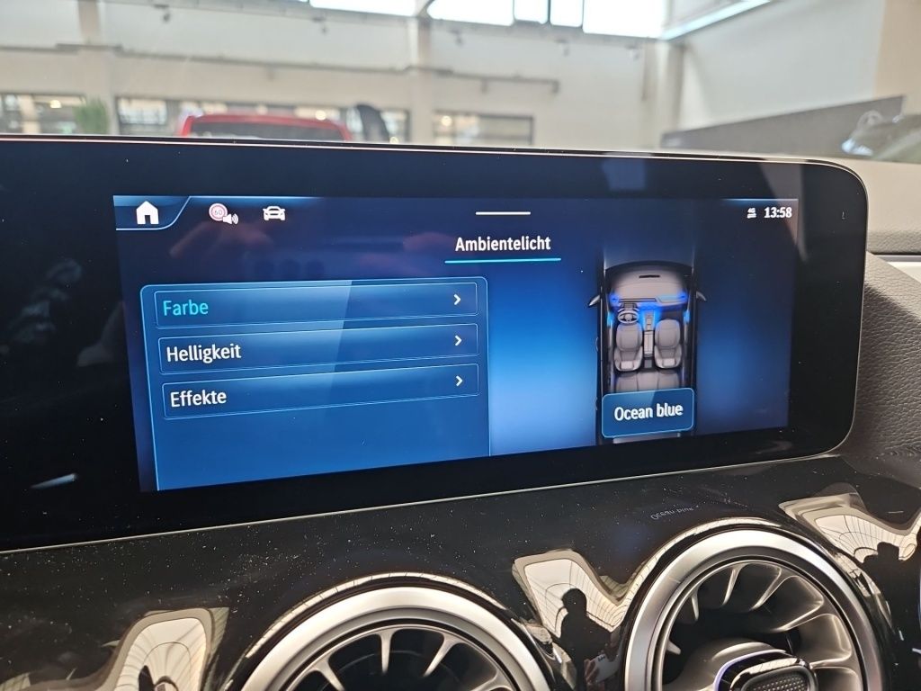 Fahrzeugabbildung Mercedes-Benz GLA 200 ++AMG-LINE+NIGHT+AHK+MULTIBEAM+KEYLESS++