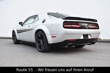 Dodge Challenger - 8