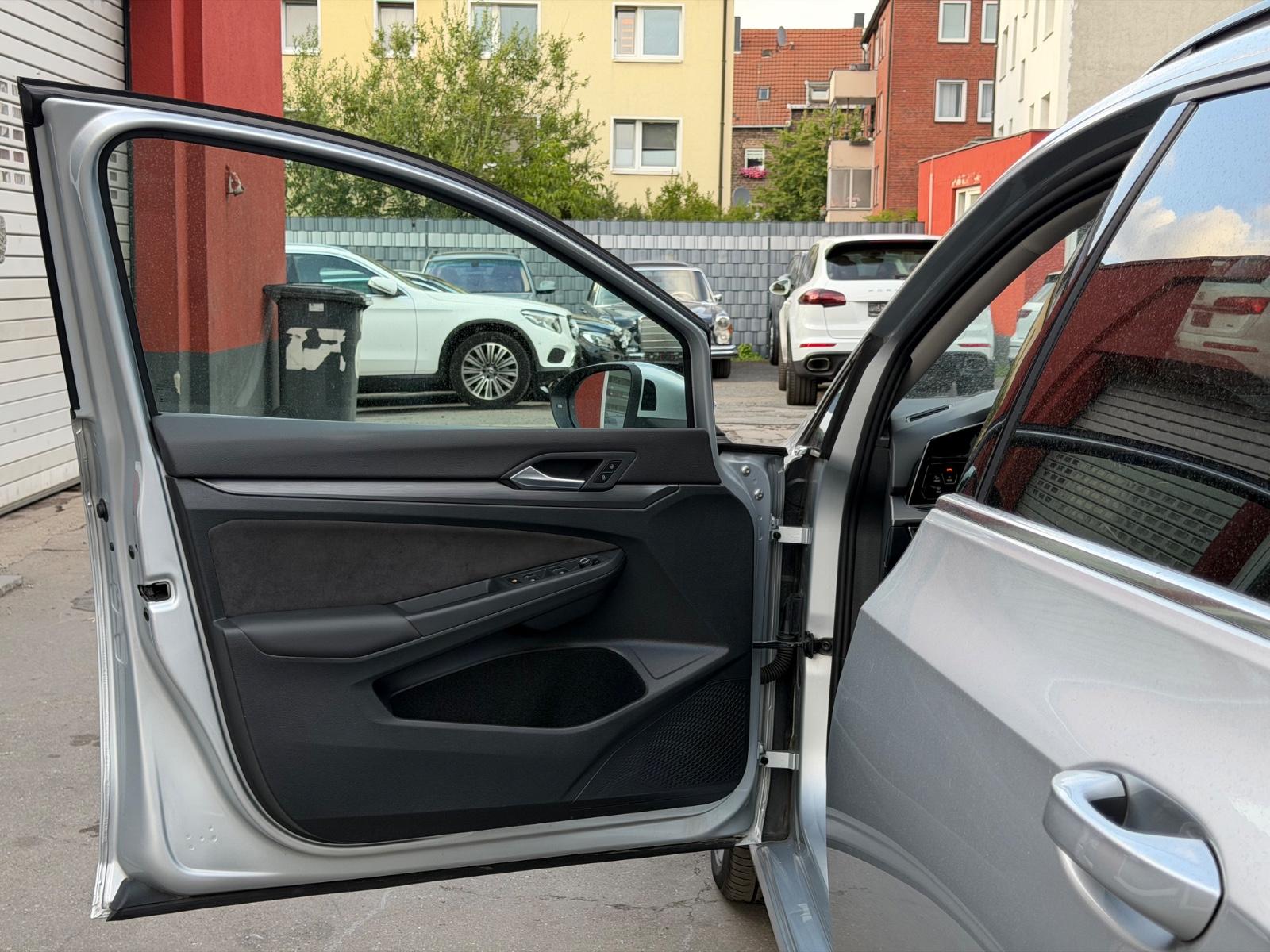 Volkswagen Golf VIII Variant Style*ACC*R-KAM*MEMORY*AHK*, миниатюра 8