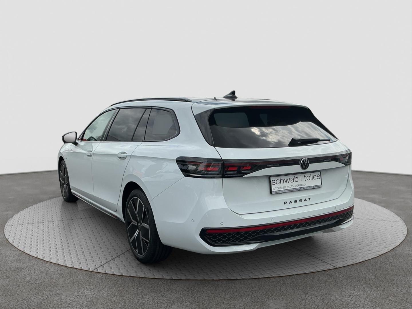 Volkswagen Passat Variant 1.5 TSI eHybrid 6-DSG R-Line AHK 