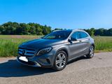 Mercedes-Benz GLA 180 - wenig Kilometer  - Mercedes-Benz GLA 180 in Düsseldorf