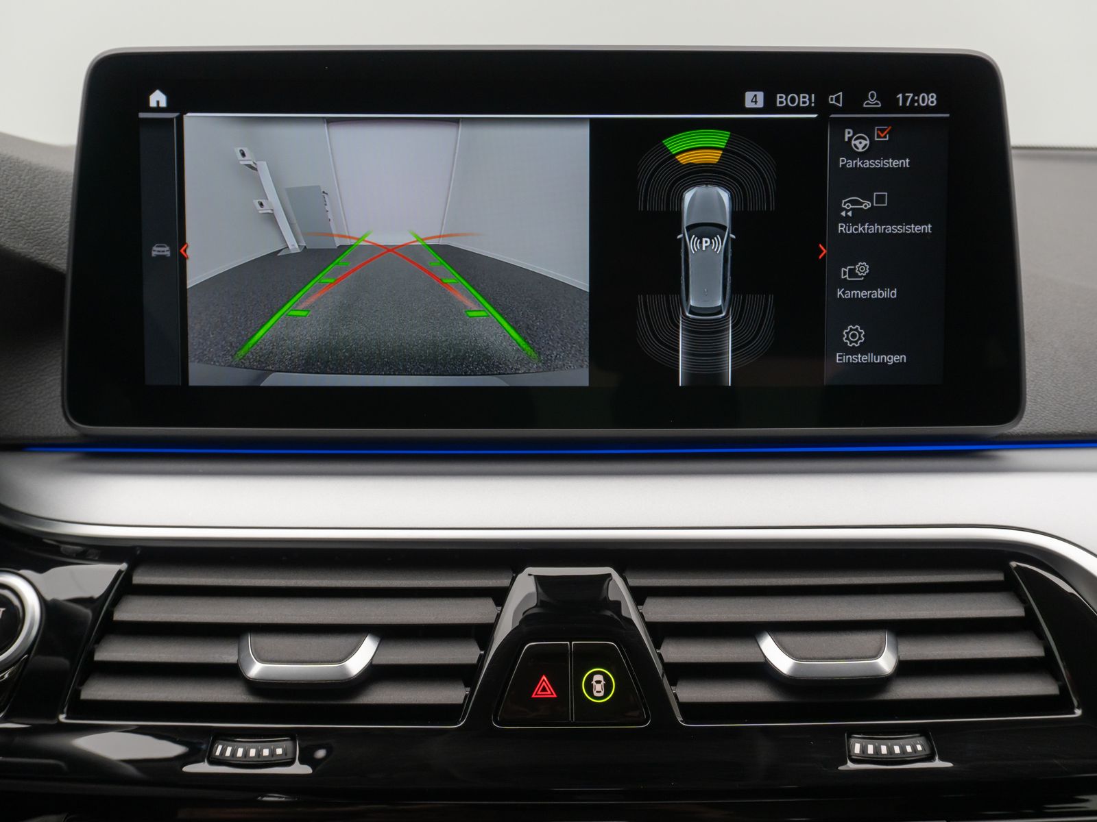Fahrzeugabbildung BMW 520d xD  DAB Laser HUD Kamera AHK ALarm Komfort