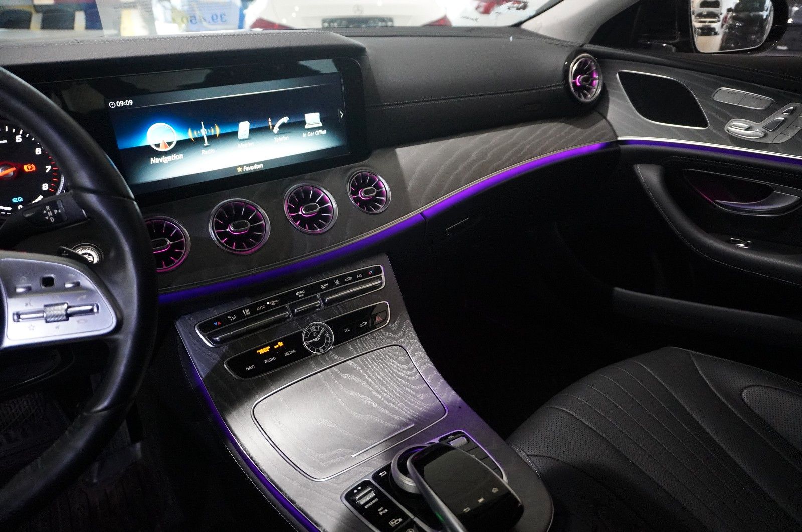 Fahrzeugabbildung Mercedes-Benz CLS 450 4MATIC 9G-TRONIC NAVI/360°/LED/HUD/AHK