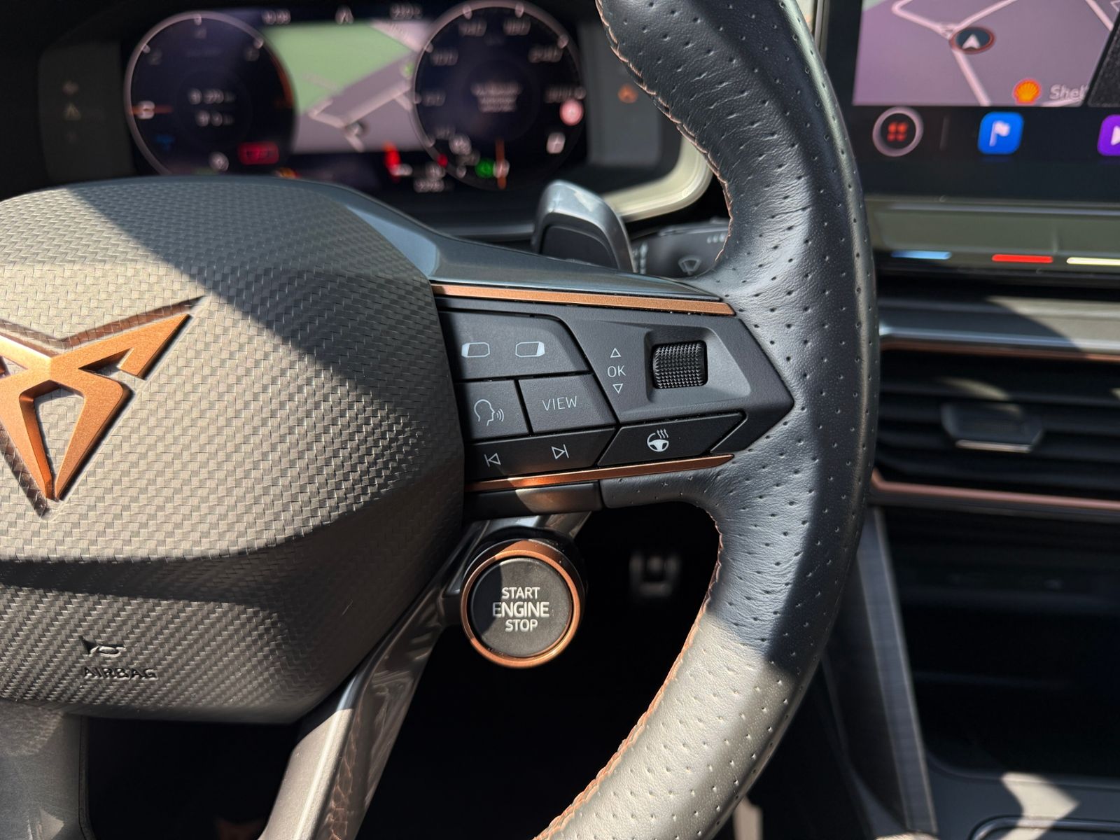 Fahrzeugabbildung CUPRA Formentor VZ e-Hybrid PANO LED NAVI ALU