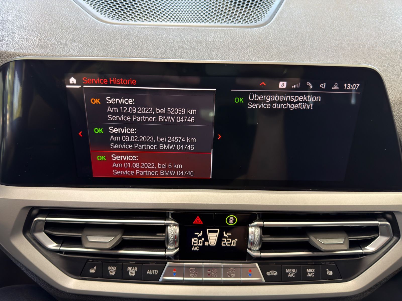 Fahrzeugabbildung BMW 320d xDrive Touring Advantage|NAVI|AHK|LED|