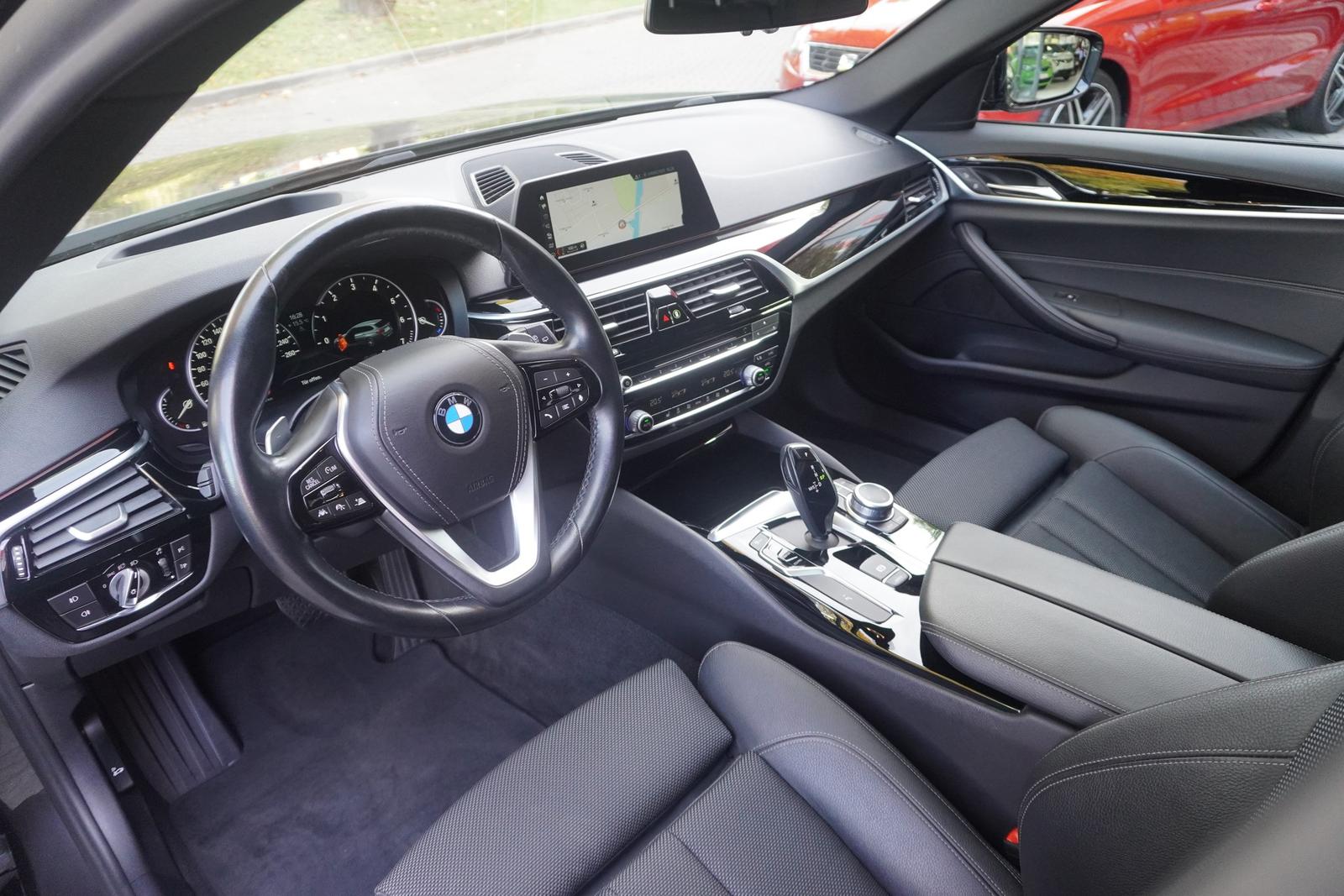 BMW 520i Sport Line Aut. Panorama ACC Kamera Head-Up