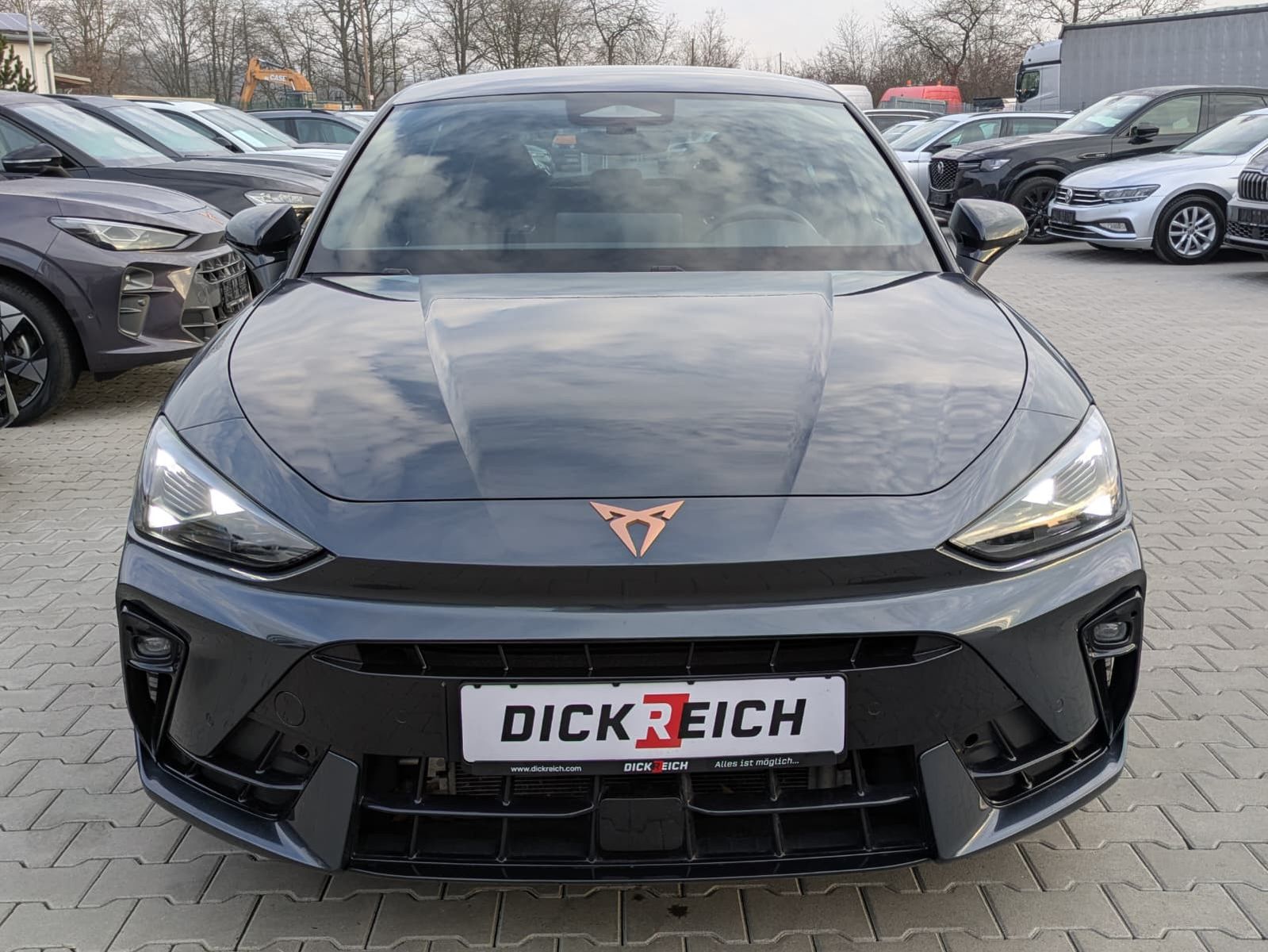 Fahrzeugabbildung CUPRA Leon 1.5 eTSI EDGE DSG*ACC*KAM*18"5JGARANTIE