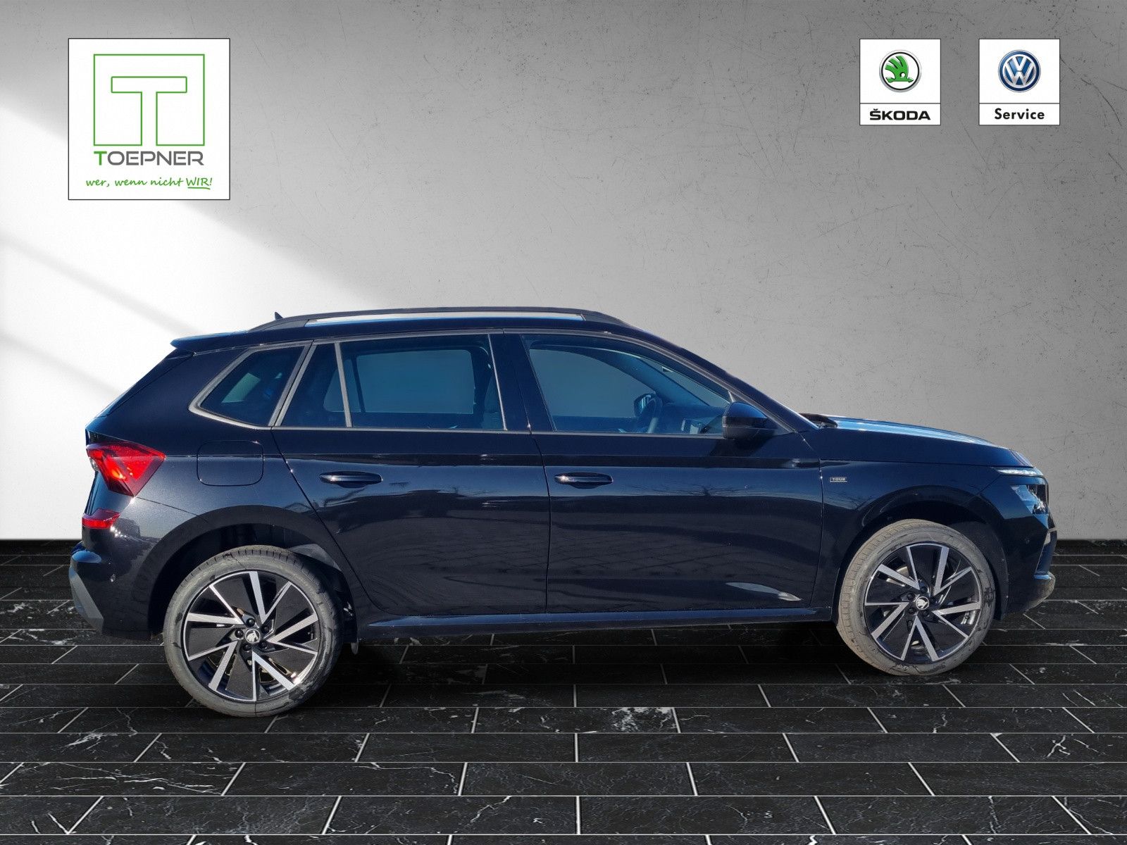 Fahrzeugabbildung SKODA Kamiq Tour 1,5 TSI DSG AHK 18" Fahrassi Info.