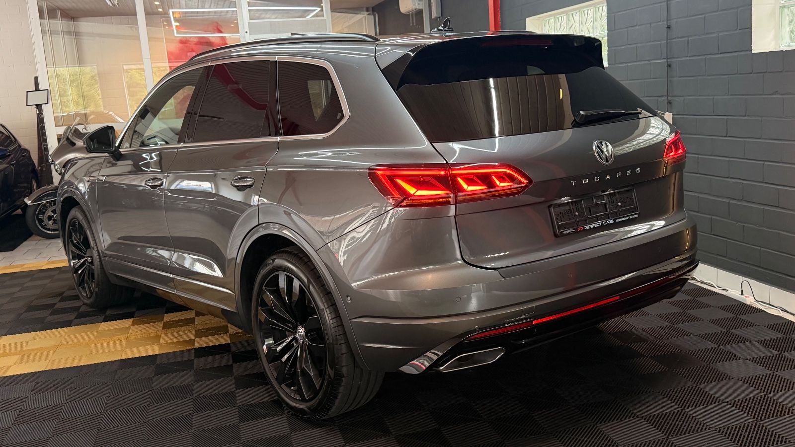 Volkswagen Touareg V8 R-Line 4Motion StHz AHK LUFT PANO foto 2