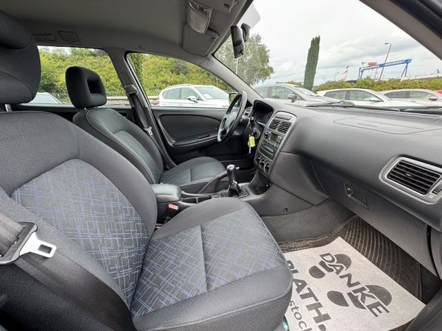 Toyota Avensis  1.8 Style