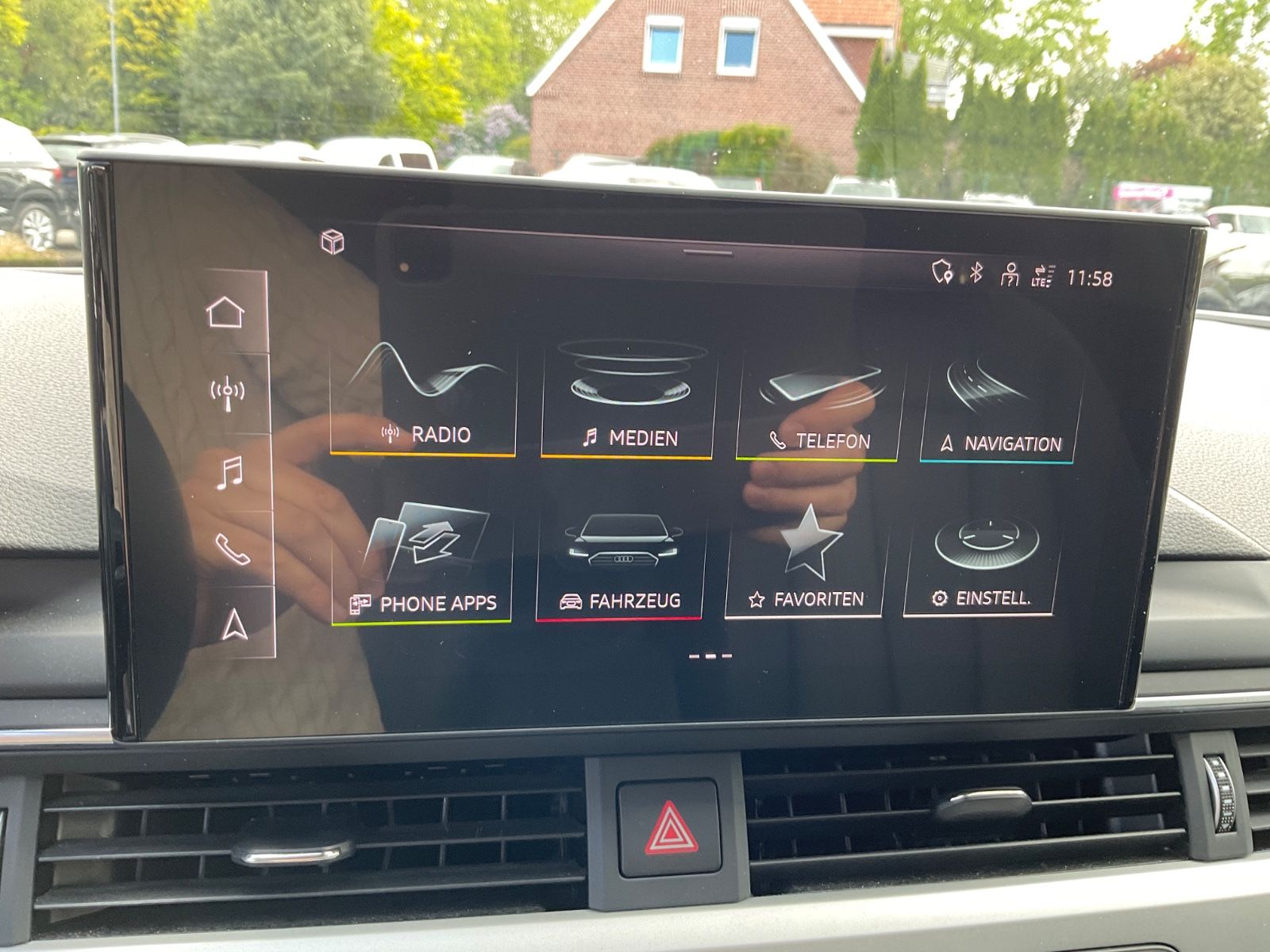 Fahrzeugabbildung Audi A4 Avant 40 TDI S tr. quattro,Kamera,Leder,ACC