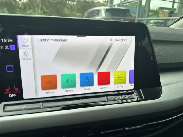 Golf VIII Variant 2.0 TDI Life NAVI LED 16 ALU S