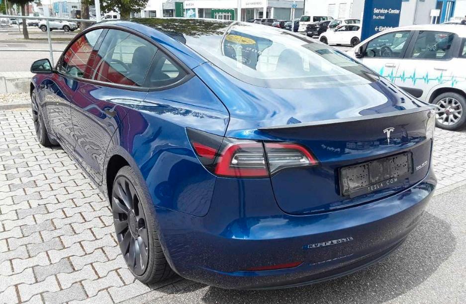 Tesla Model 3 Performance Dual AWD*Pano*4x SHZ*20Zoll