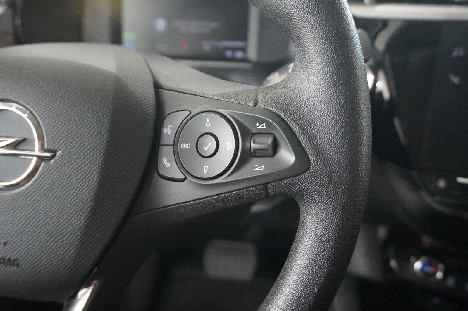 Fahrzeugabbildung Opel Corsa-e F EDITION 7KW NAVI/VIRT/DAB/TEMP/WÄRMEP