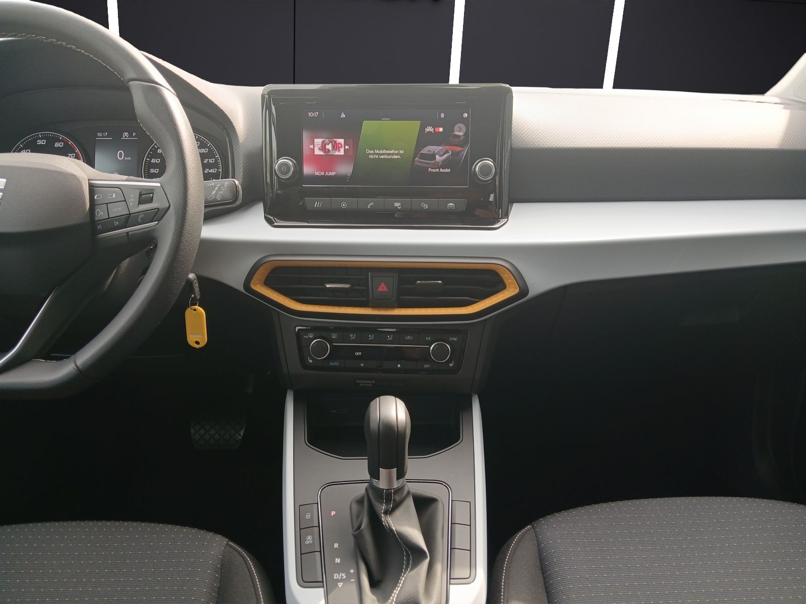 Fahrzeugabbildung SEAT Arona TSI Style DSG LED GRA PDC SH LM