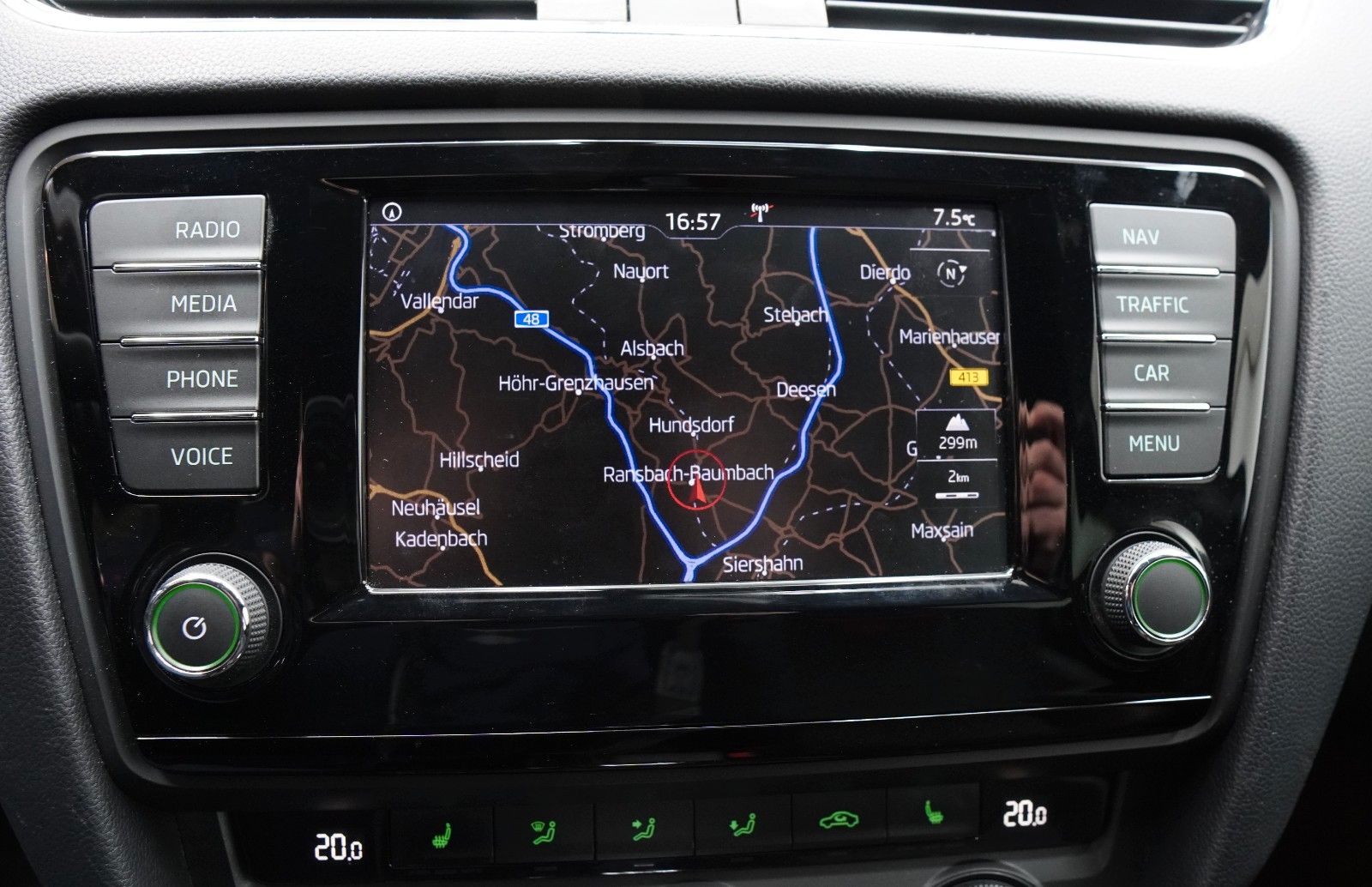 Fahrzeugabbildung SKODA Octavia RS *Autom*Navi*CarPlay*