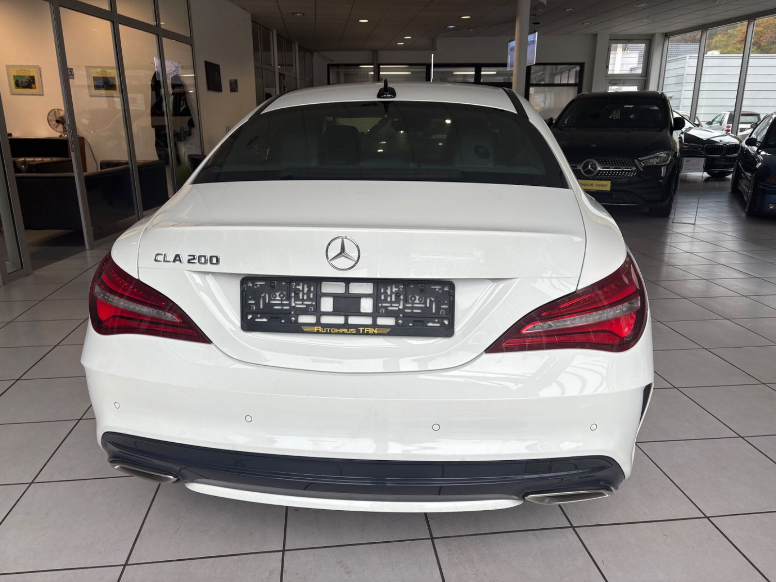 Fahrzeugabbildung Mercedes-Benz CLA 200 *AMG-Line*