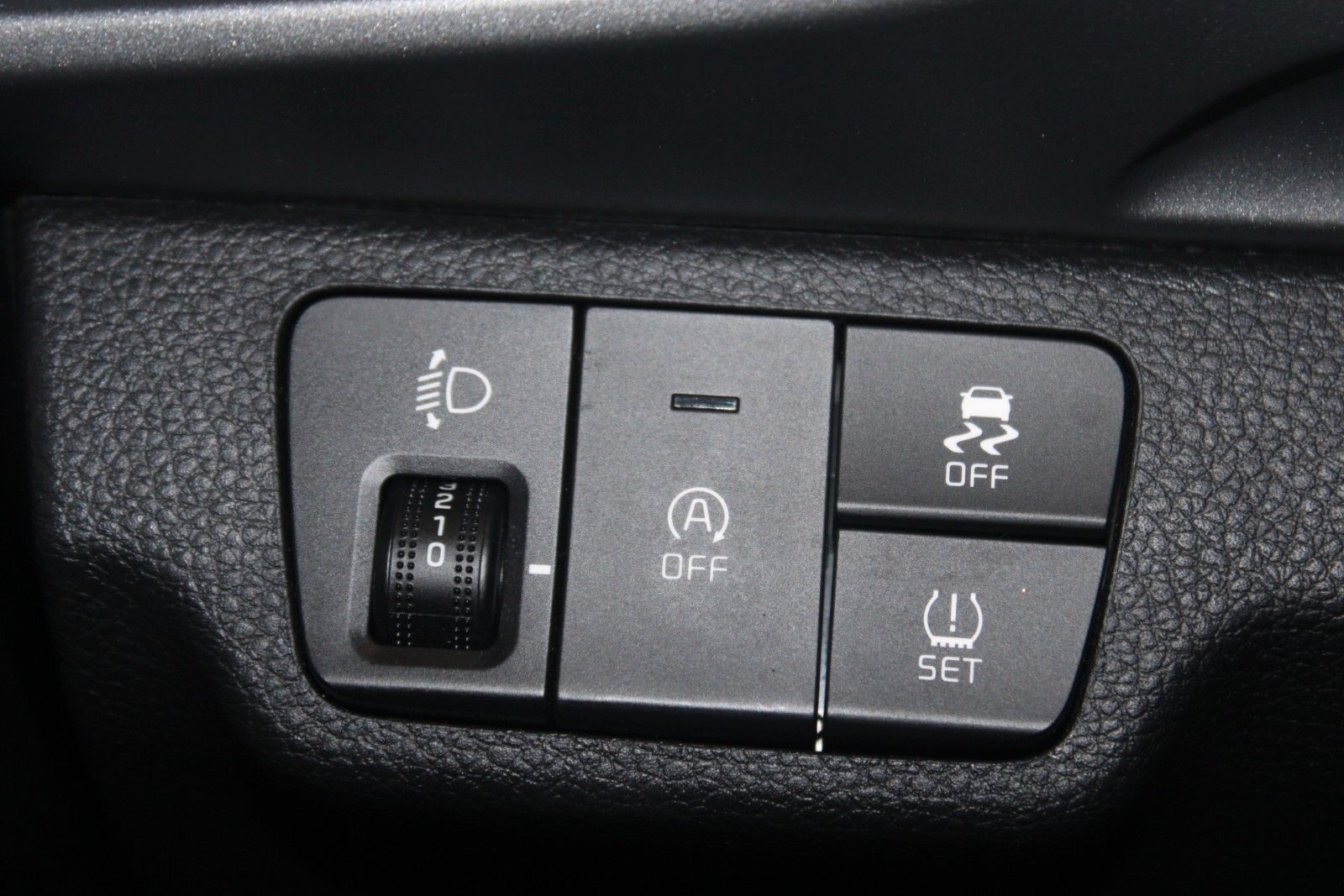 Fahrzeugabbildung Kia Stonic KLIMA NAVI Kamera PDC DAB usw. 1.Hand