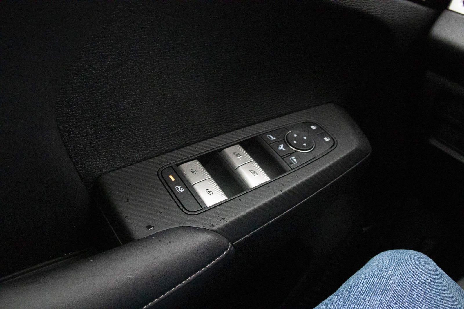 Fahrzeugabbildung Mitsubishi Outlander MY25 2.4 PHEV 4WD Intro Edition