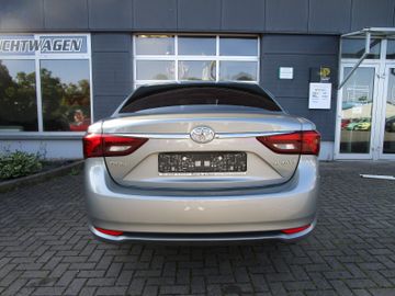 Toyota Avensis - 5