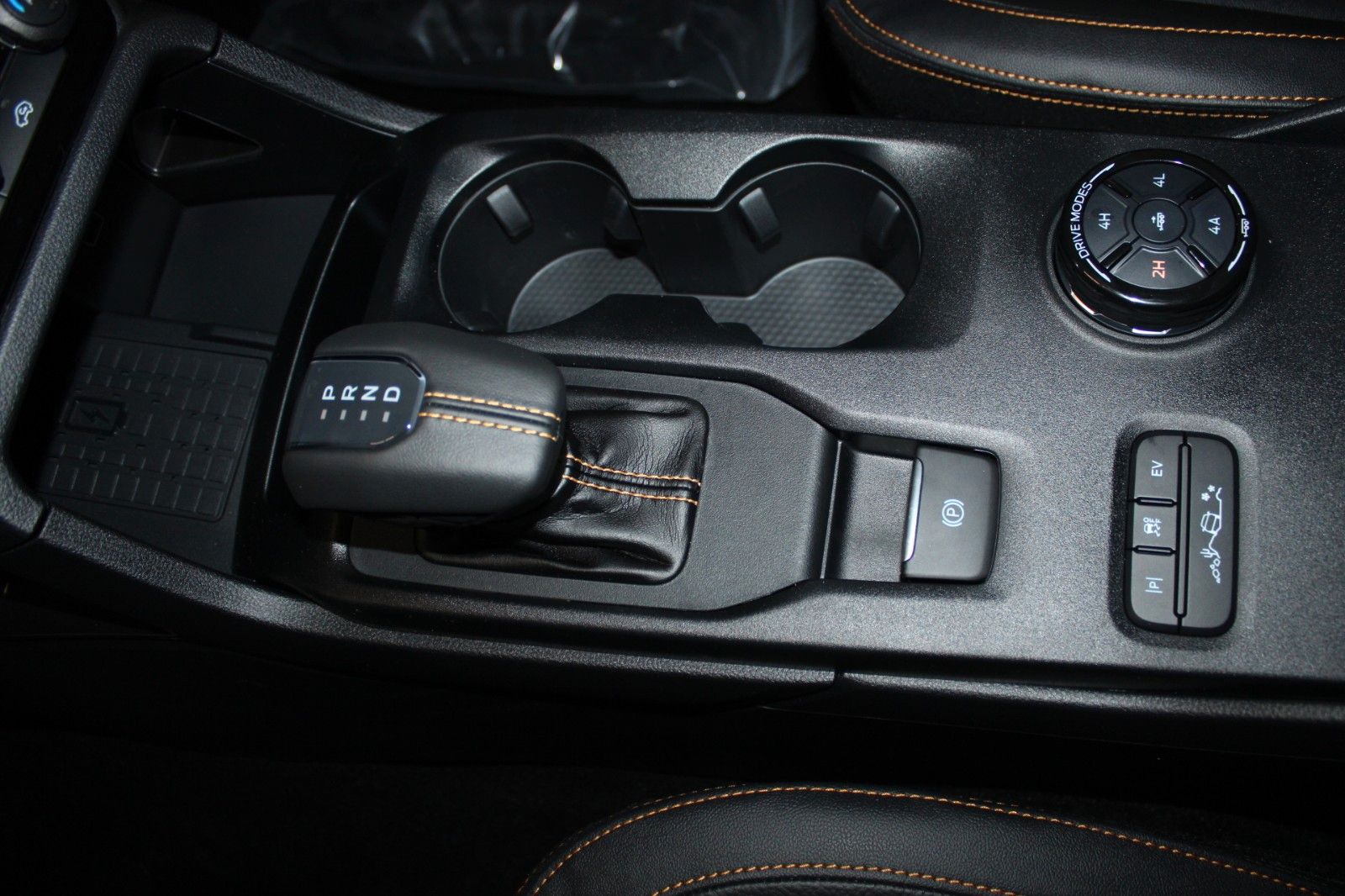 Fahrzeugabbildung Ford Ranger Wildtrak PHEV Aut. AHK LED TECHNOLOGIE P.