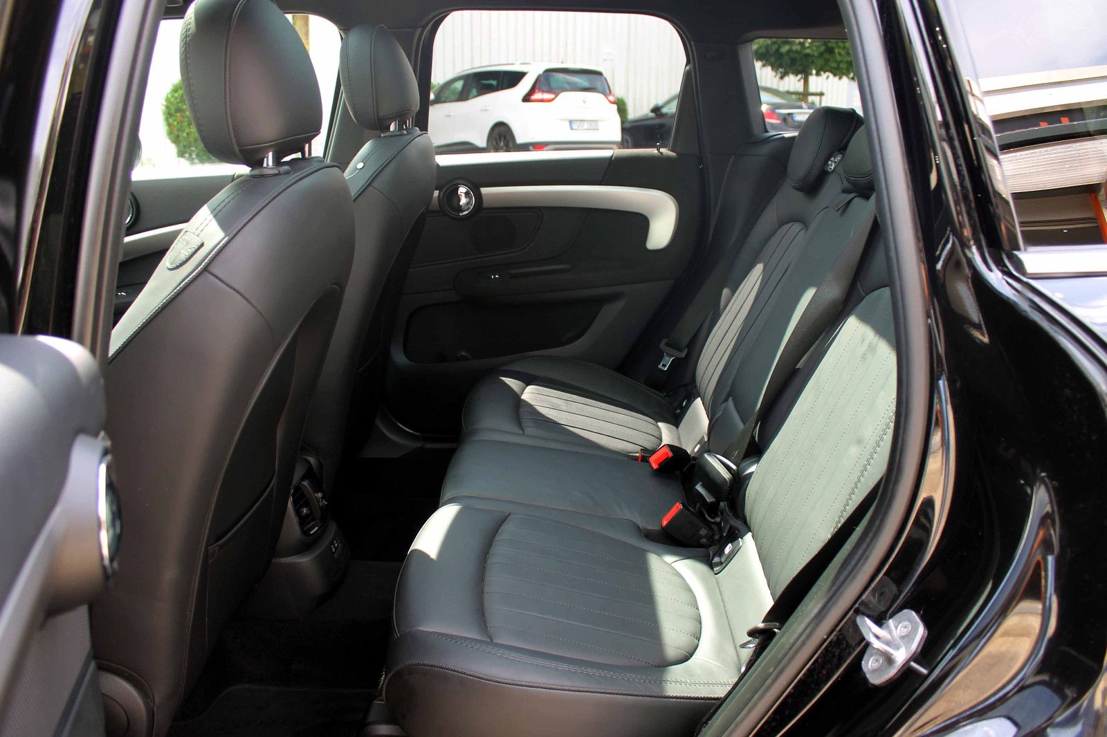 Fahrzeugabbildung MINI Countryman John Cooper Works ALL4 ACC PANO HUD