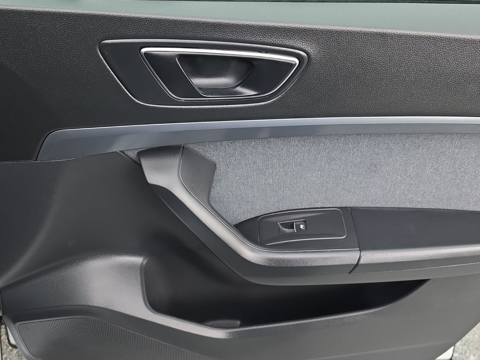Fahrzeugabbildung SEAT Ateca Style Apple CarPlay LED