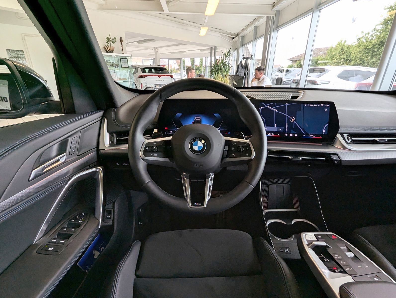 BMW X1 18 i M-Sport Pano Travel-Premium-Paket AHK - Image 21