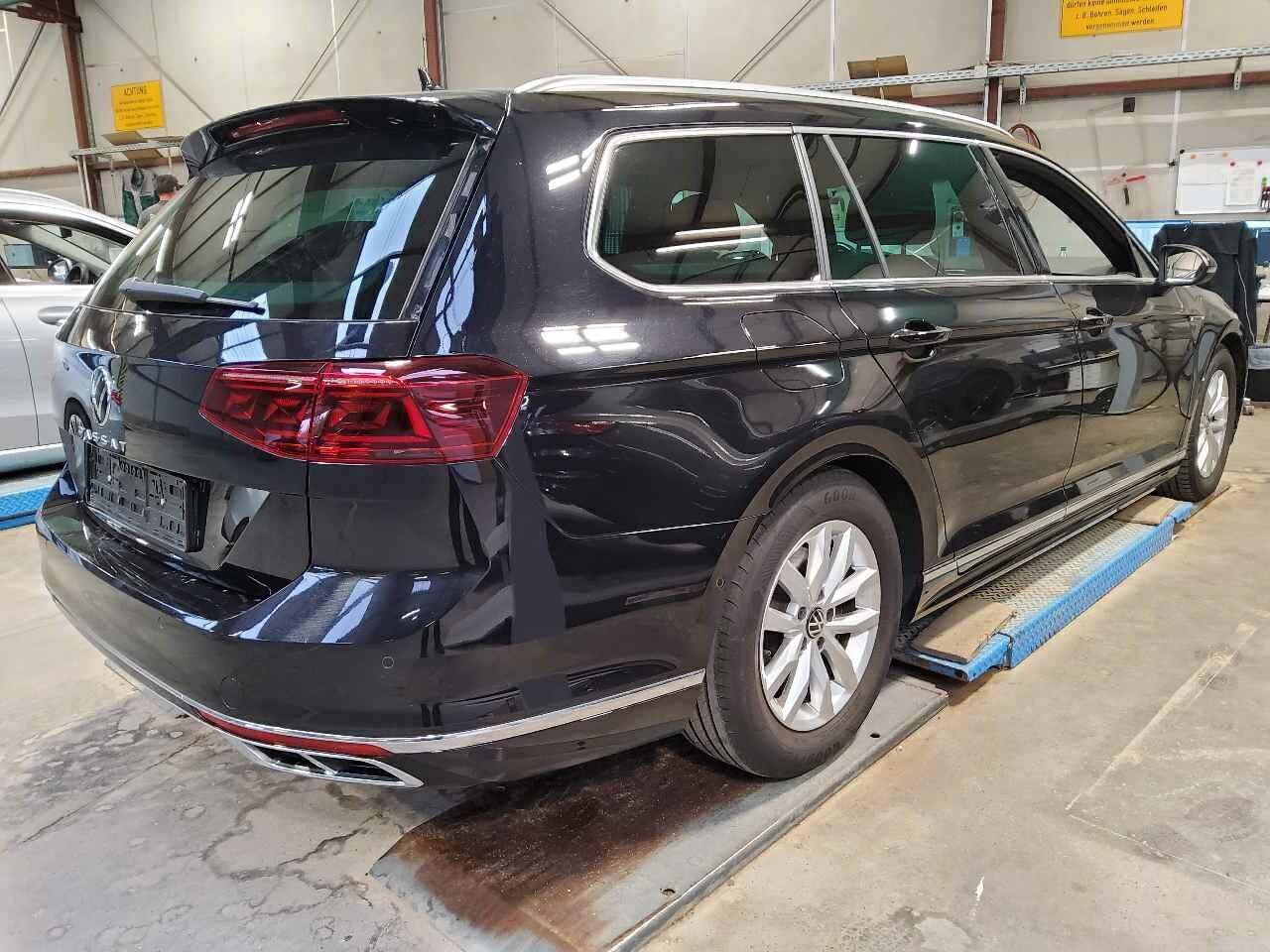 Volkswagen Passat Variant 1.5 TSI Business R-Line ACC+Kamer