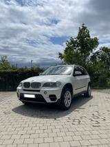 BMW X5 xDrive40d - - BMW X5 aus 2010 mit Diesel-Antrieb