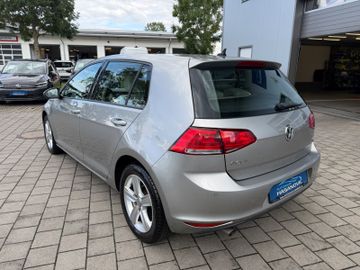 Volkswagen Golf - 2