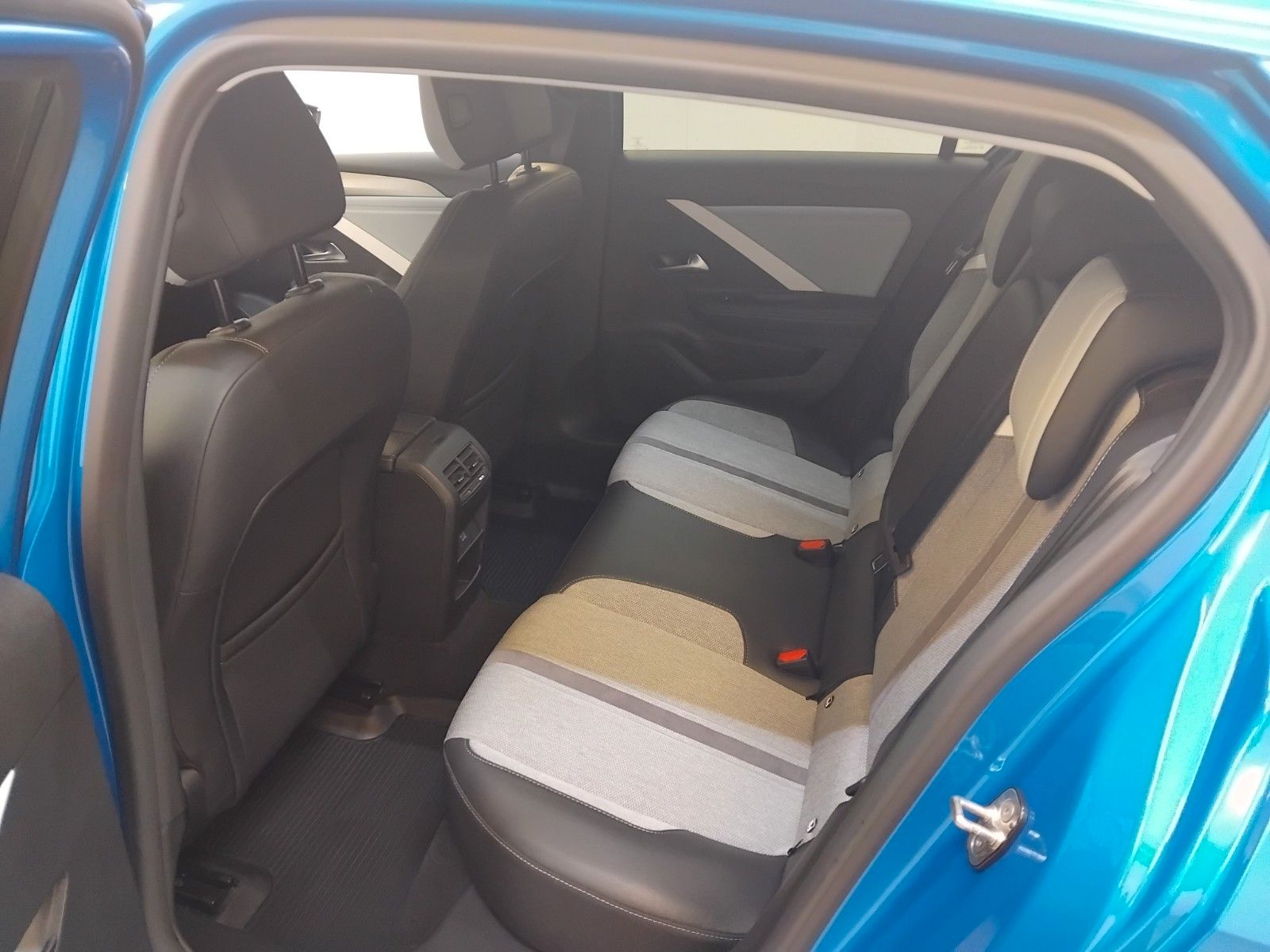 Opel Astra (06/2026, Benzin)