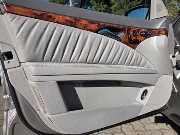 Mercedes E 200 - 12