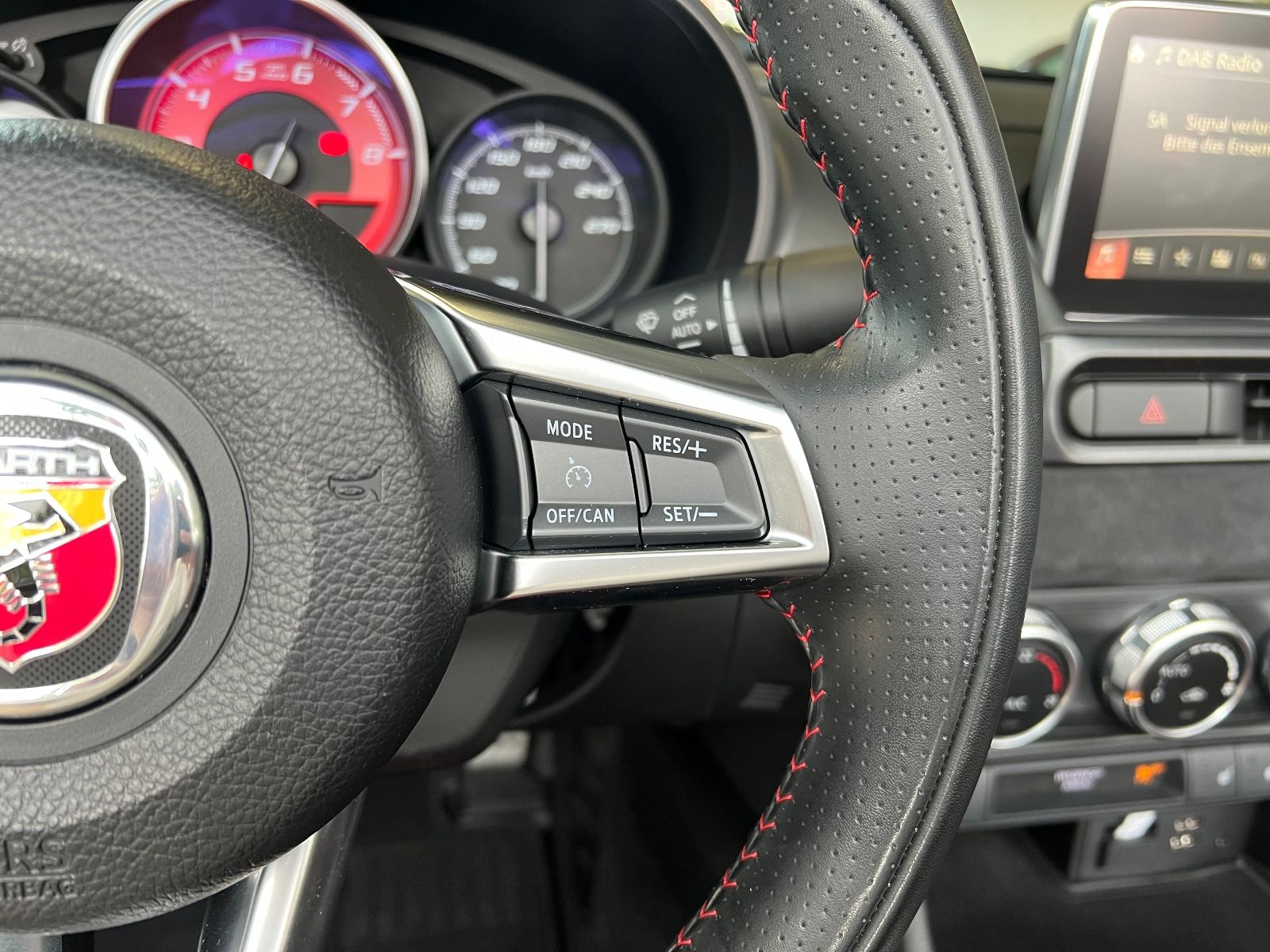 Fahrzeugabbildung Abarth 124 Spider Turbo Turismo LED LEDER