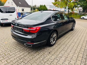BMW 750 - 7